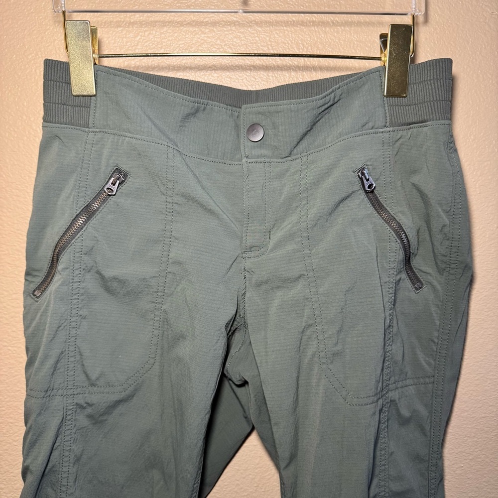 Athleta Trekkie Crop Leg Hiking Outdoor Pants Women’s size 6 - Picture 3 of 12